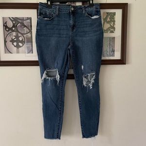 SZ 15/32 Judy Blue Distressed Denim Skinny Jeans Raw Hem